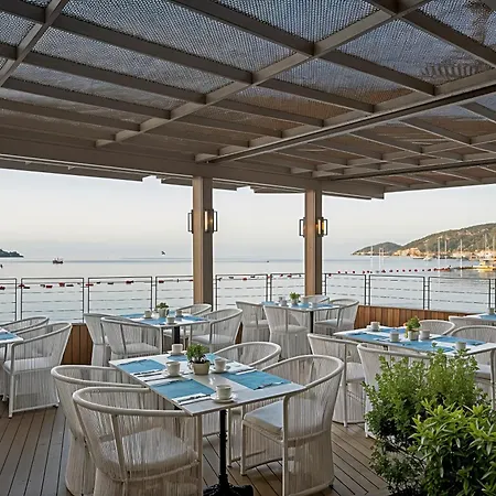 3-bedroom Beachfront With Amenities Prázdninový dům