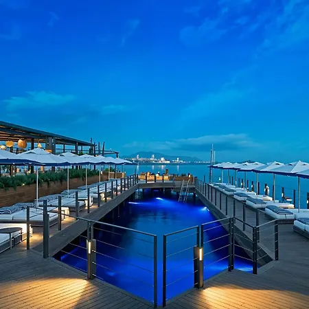 3-bedroom Beachfront With Amenities *